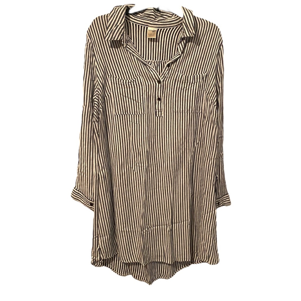 Straight-Cut Collared long-sleeve Dress